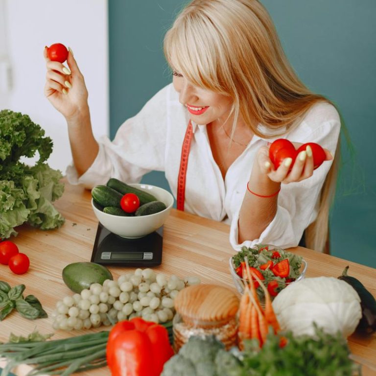 Food-scale-fdc2249b13f2489788e49f8e801278e1