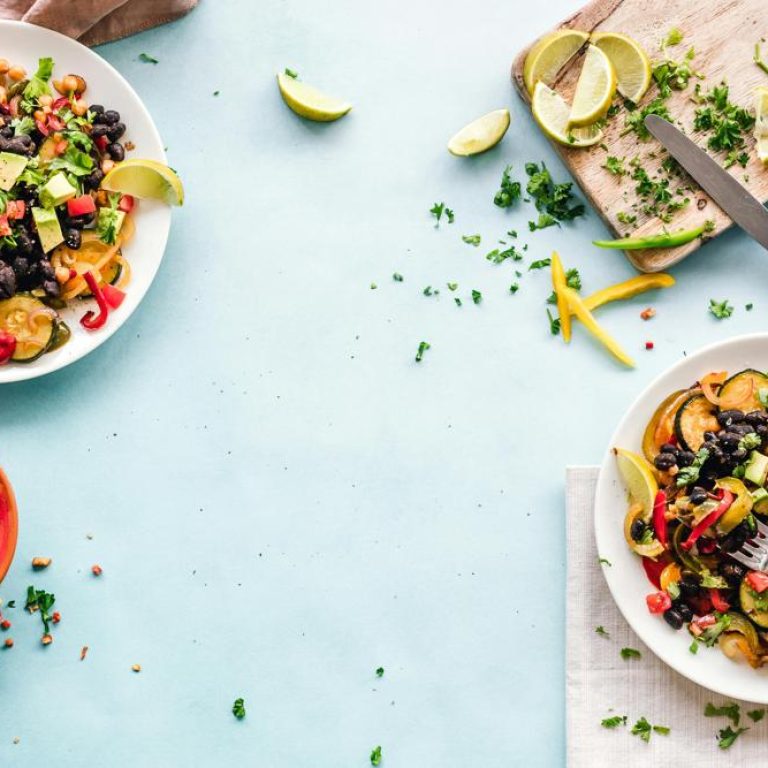 Healthy-food-e2bb7c0202a042f8b90220712a3dccea