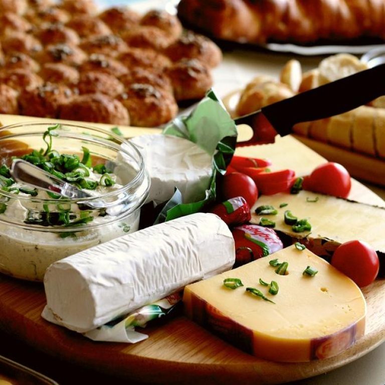 cheese-platter-9333ce952e4a418a88f08cf001a1d81c