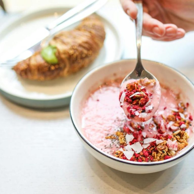 yogurt-toppings-f67c3531e8084addb2c93113f34161b8